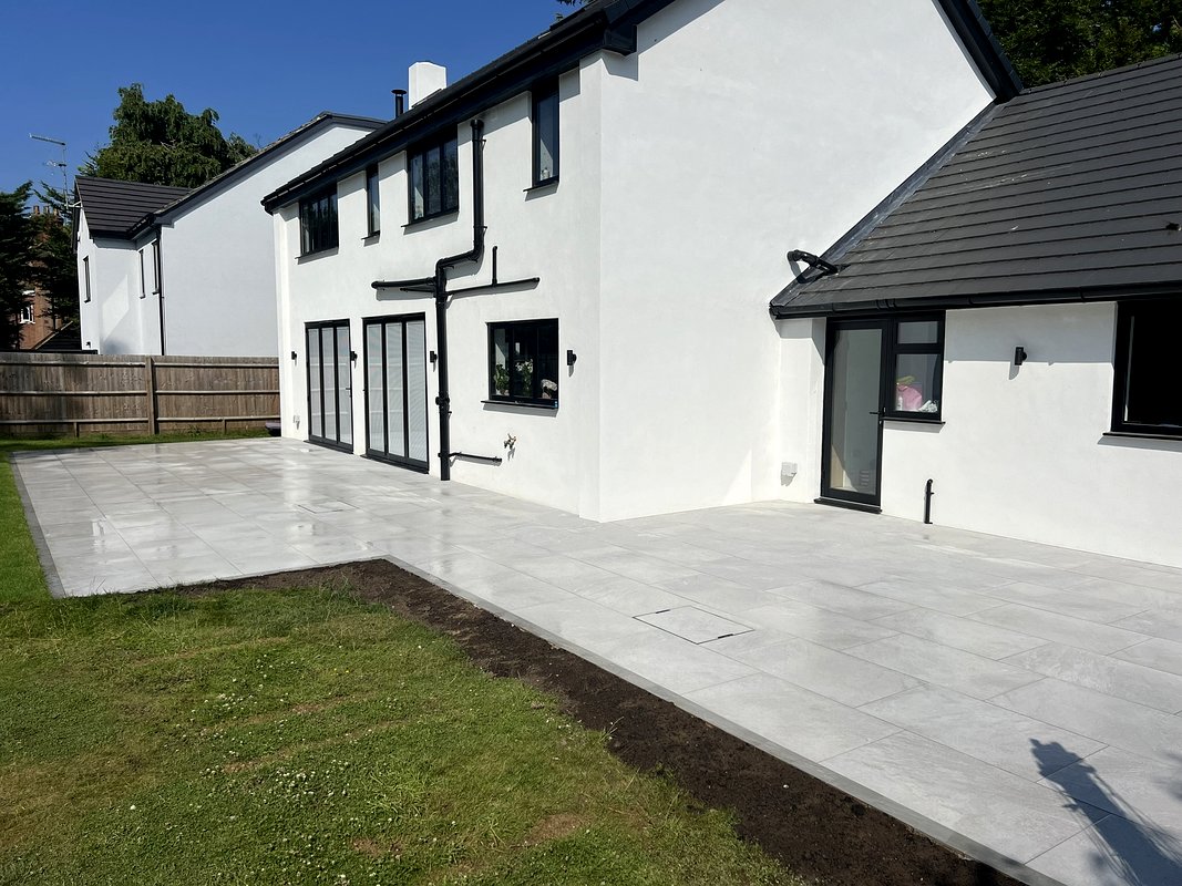 Modern Porcelain Patio - Hemel Hempstead - view 3