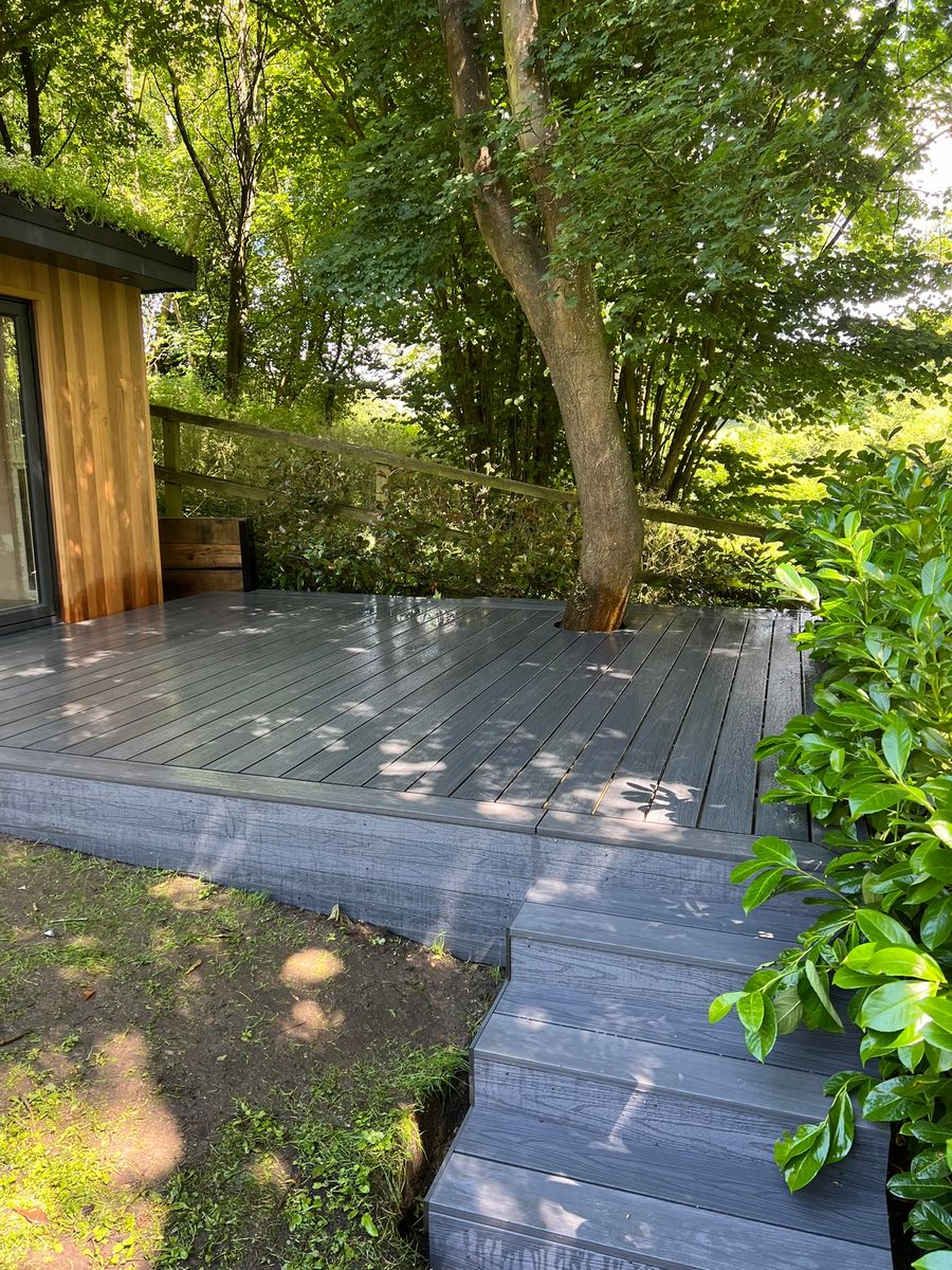 Raised Composite Decking - view 2